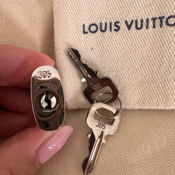 NWOT Louis Vuitton Keepall Bandoulière 55 Duffel Bag with COA - Picture 8 of 11